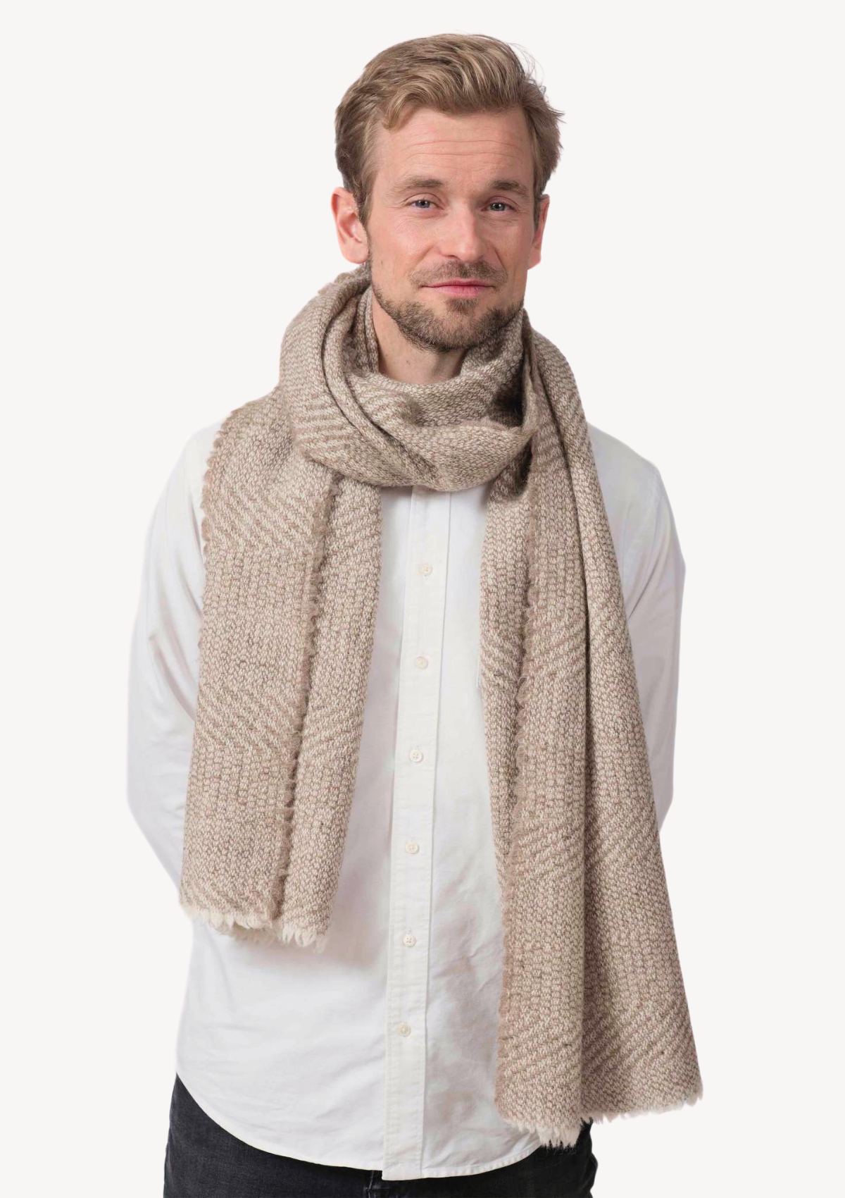 Beige textured scarf in responsible Finnish wool. Manufactured in Finland. 