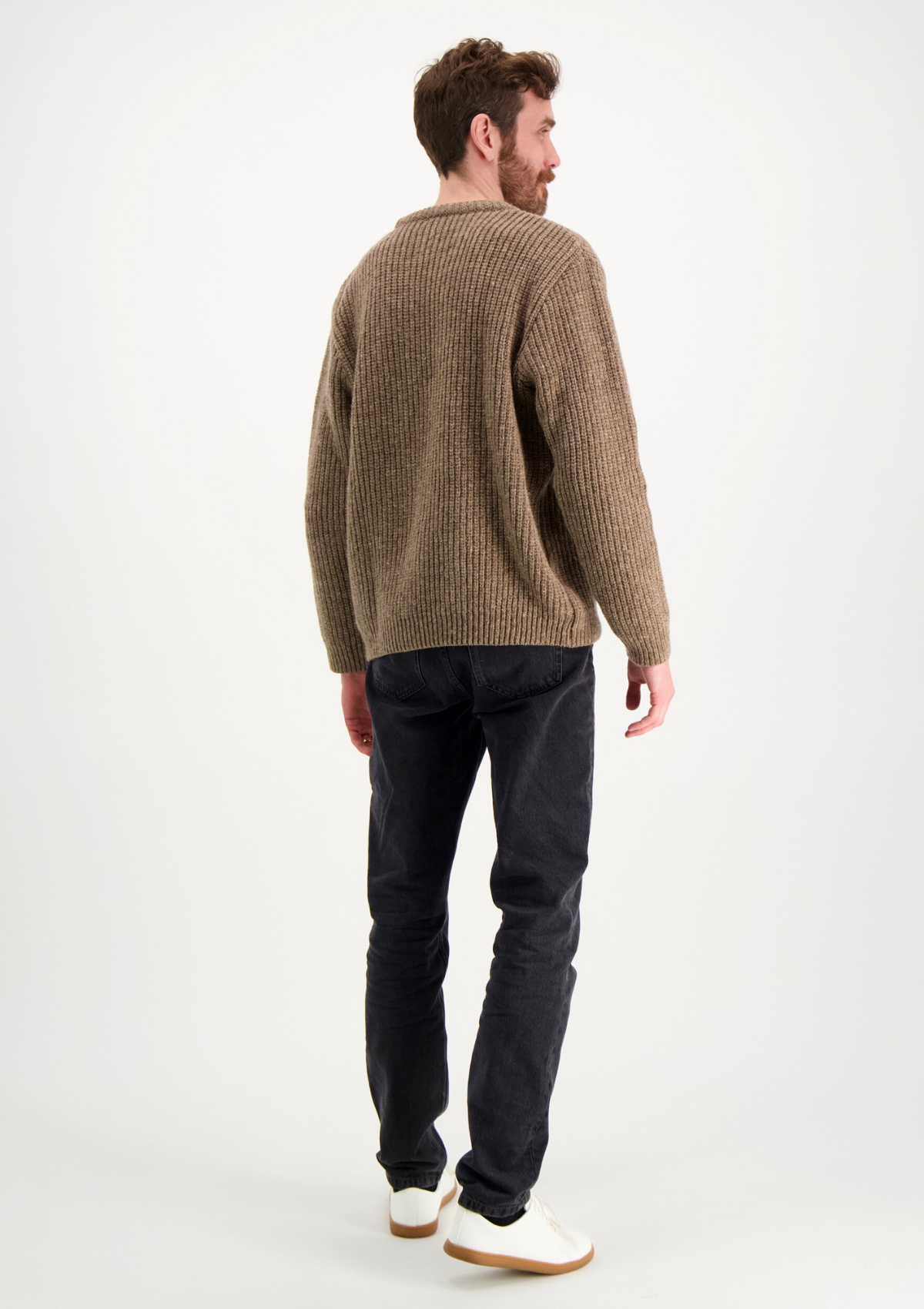 Ribbed o-neck knit in beige from responsible Finnish sheep wool manufactured in Finland