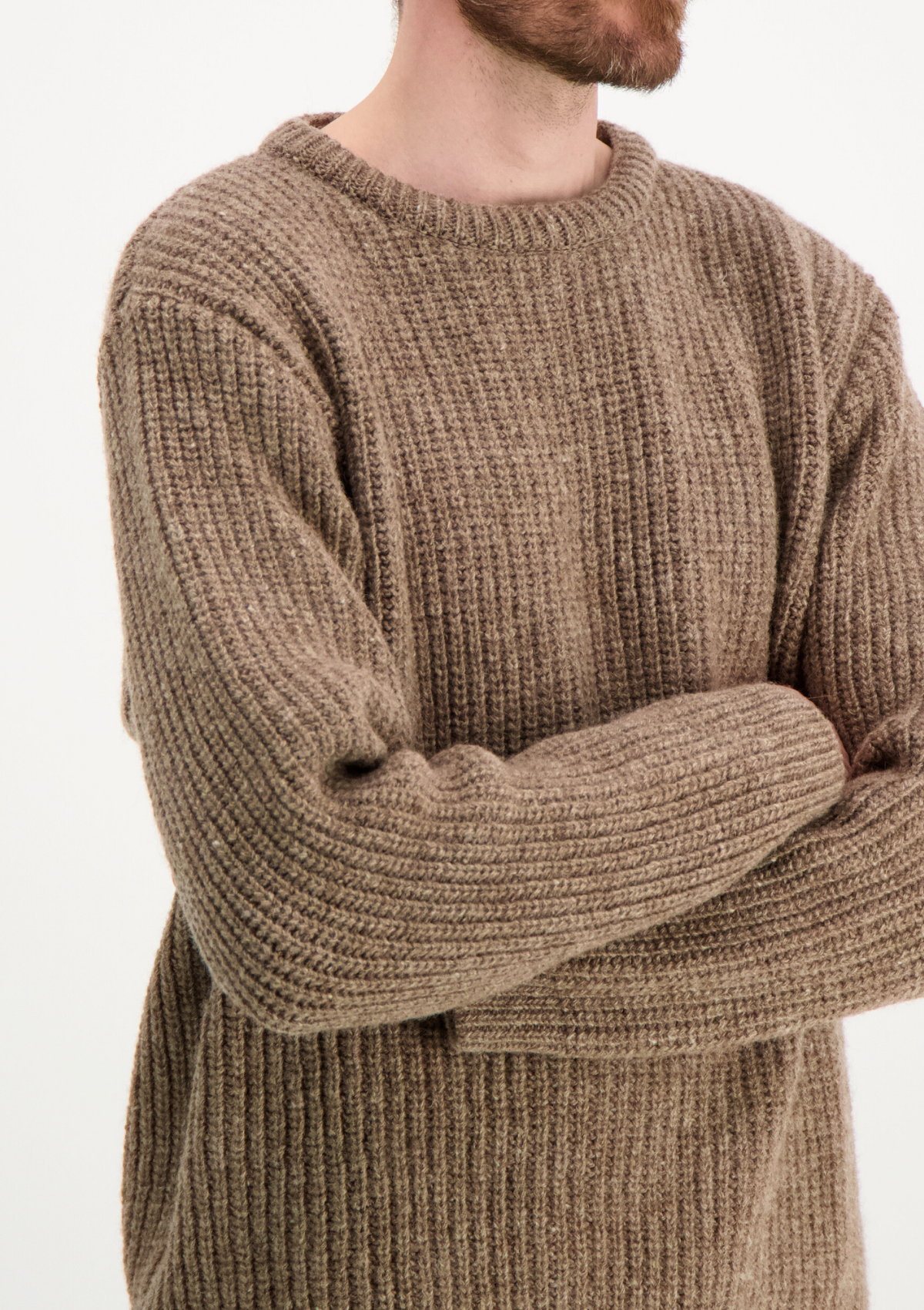 Ribbed o-neck knit in beige from responsible Finnish sheep wool manufactured in Finland